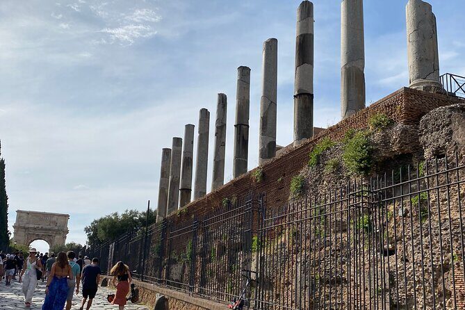 Catacombs, Colosseum, Roman Forum and Palatine Hill Private Tour - A Private Day Linking the Colosseum, Roman Forum, and Palatine Hill