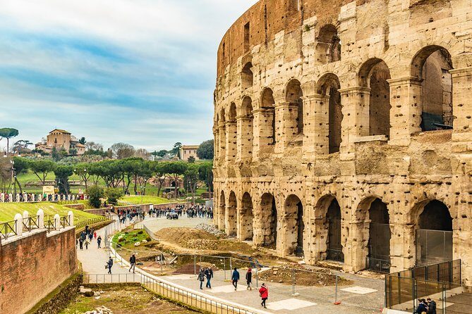 Colosseum and Roman Forum Group Tour or Audio Guided tours - Colosseum, Roman Forum, Palatine Hill in 3 Hours