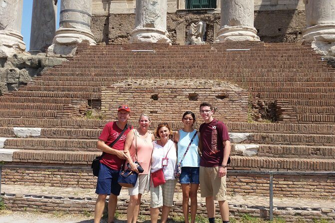 Colosseum and Roman Forum Private Tour led by an archaeologist - The private-tour perks: pace, questions, and a café meet-up