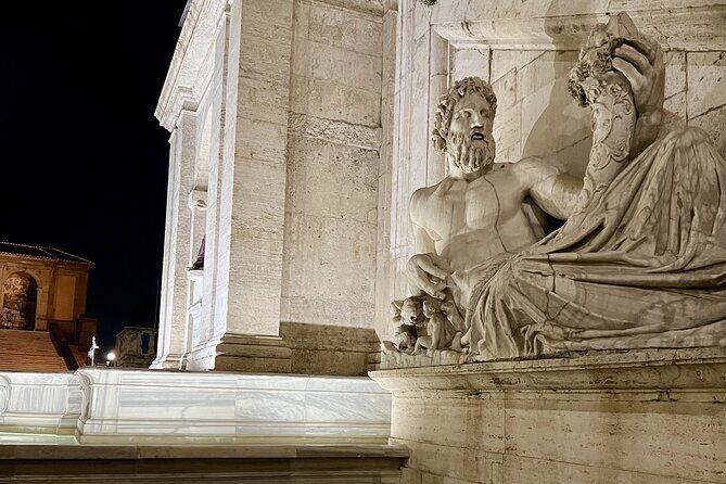 Colosseum and Roman Forum Sightseeing Area Night Walking Tour - Stop 5: Foro Romano (the Forum from the street level)