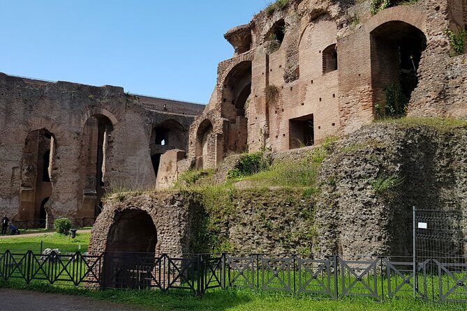 Colosseum Arena Floor Roman Forum and Palatine Hill Live Guide - Group size and timing: why 2.5 hours can feel longer