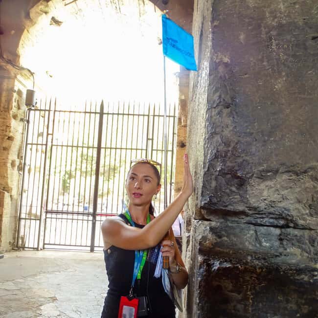 Colosseum, Forum & Palatine Hill Guided Walking tour - The Colosseum: spectacle, engineering, and why the scale hits you