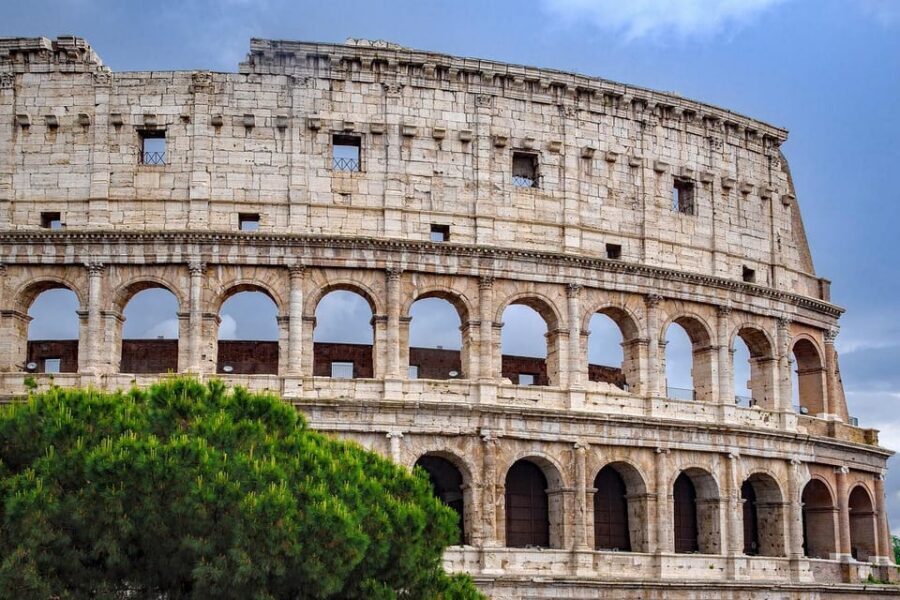 Colosseum, Palatine and Forum tour with virtual guide - Palatine Hill: Rome’s founding area in your second stop