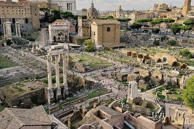 Colosseum, Roman Forum and Palatine Hill Audio Guided Tour - Roman Forum for 45 minutes: where politics and public life lived