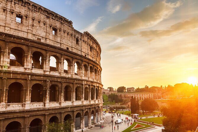 Colosseum, Roman Forum and Palatine Hill Tour With Audio - Time management for three huge sites in about 3 hours