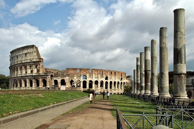 Colosseum with Arena Guided Tour - Group size, headsets, and how to get more from the guide
