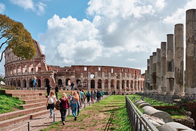 Esclusive Colosseum Tour with Roman Forum & Palatine Hill Access - Entering the Colosseum Without the Usual Headache