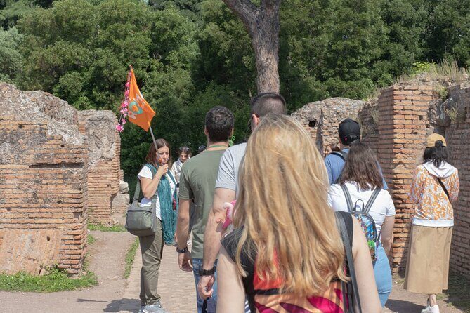Guided tour of the Colosseum, Roman Forum and Palatine in Spanish - Colosseum: Priority Admission and How to Make the Most of 45 Minutes