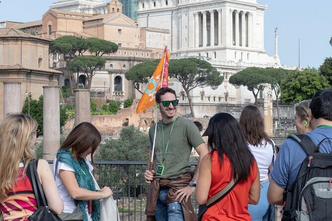 Guided tour of the Colosseum, Roman Forum and Palatine in Spanish - Headsets, Group Pace, and the Guide’s Role in a Busy Site