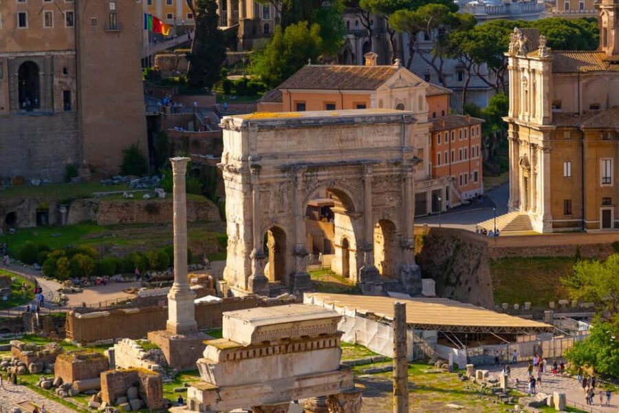 Guided Tour to the Palatine Coliseum and Roman Forum - Roman Forum: guided context in a one-hour walk