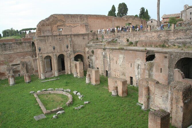 Imperial Rome Including Colosseum with Roman Forum and Palatine Hill Tour - Stop 3: Palatine Hill and the foundations of the Eternal City
