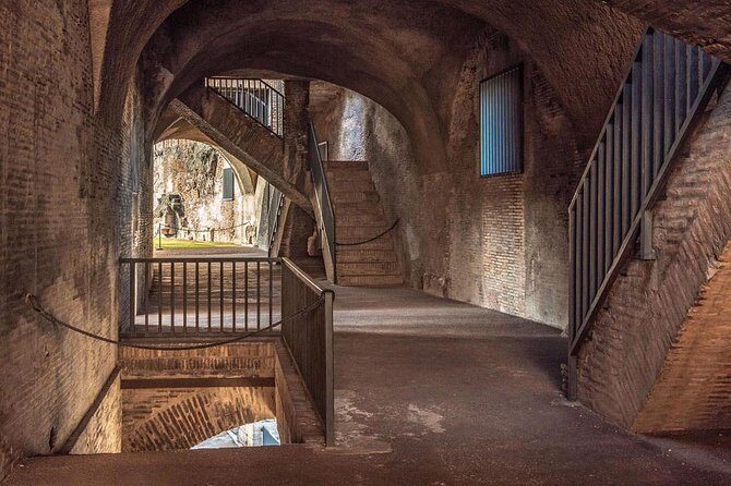 Private Colosseum Tour with Gladiator Arena Floor, Forum and Palatine Hill - Private guide + headsets: how you keep the story straight