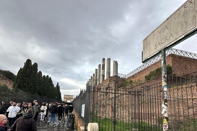Private Full Guided Tour of Colosseum Roman Forum & Palatine Hill - Meeting Point, Route Flow, and How to Stay on Track