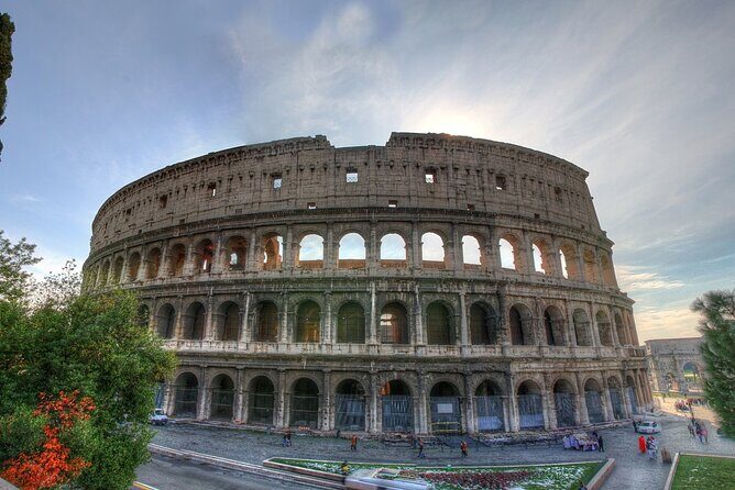 Rome: Best of Colosseum and Roman Forum Small Group Guided Tour - Entering the Colosseum: why the guide’s stories matter