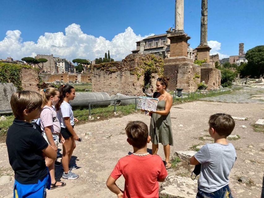 Rome: Colosseum and Roman Forum Small Group Tour in German - The value of headsets in the Colosseum