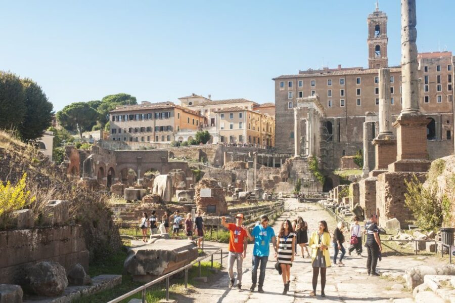 Rome: Colosseum Arena, Forum & Palatine Hill Private tour - Palatine Hill: From Romulus Legend to Imperial Neighborhood