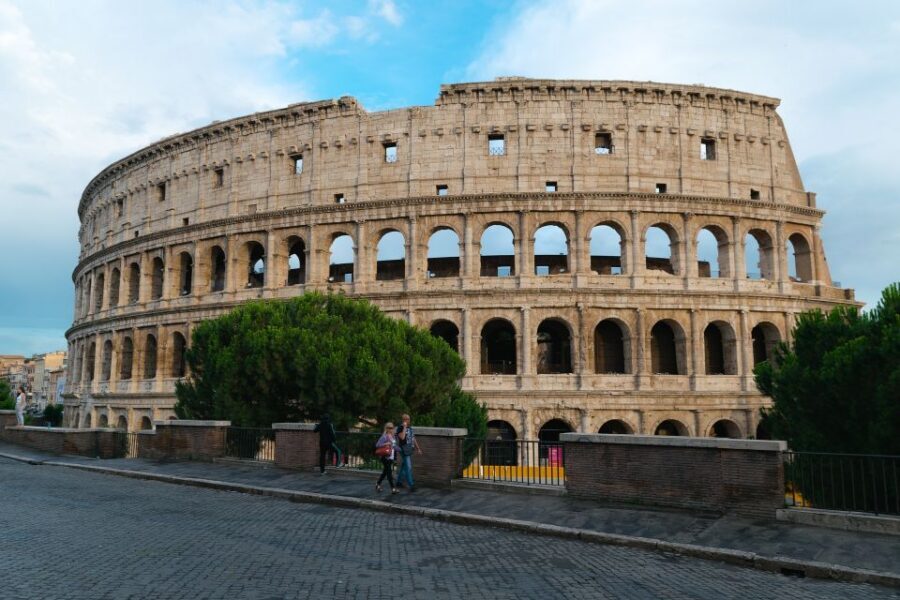 Rome: Colosseum Express Tour with Forum & Palatine Access - Roman Forum and Palatine Hill: self-paced access that lets you choose your day