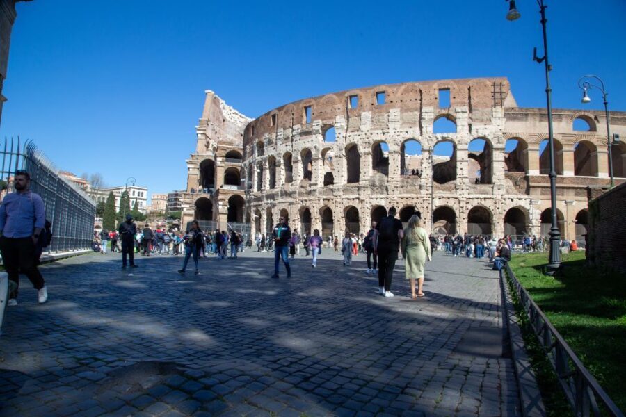 Rome: Colosseum Express Tour with Forum & Palatine Access - Small group flow: up to 18 travelers and smoother crowd handling