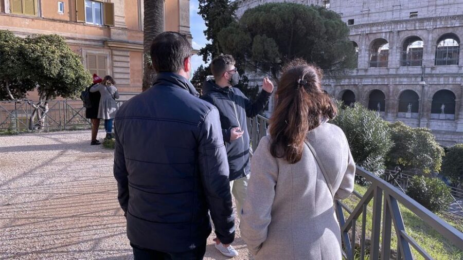 Rome: Colosseum Express Tour with Forum & Palatine Access - Meeting at Via dei Fori Imperiali: where your tour starts and what it signals