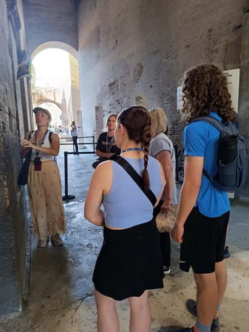 Rome: Colosseum, Forum and Palatine Hill - Where You Meet: Fontana del Colosseo or Caffè Roma (And How Not to Lose Time)