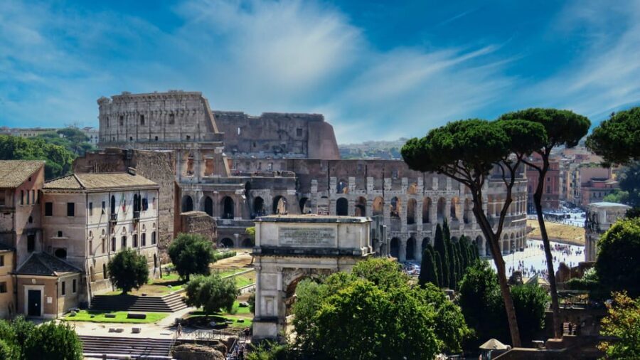 Rome: Colosseum, Forum, Palatine with Breakfast or Aperitif - The office video + app setup: get your bearings before the ruins