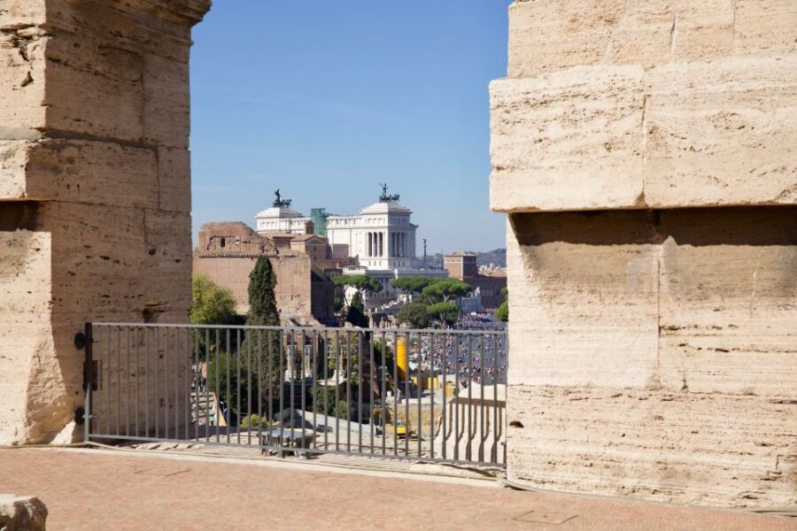 Rome: Colosseum Gladiator's Arena and Roman Forum Tour - Comfort Tips for Steps, Heat, and Rocky Ground