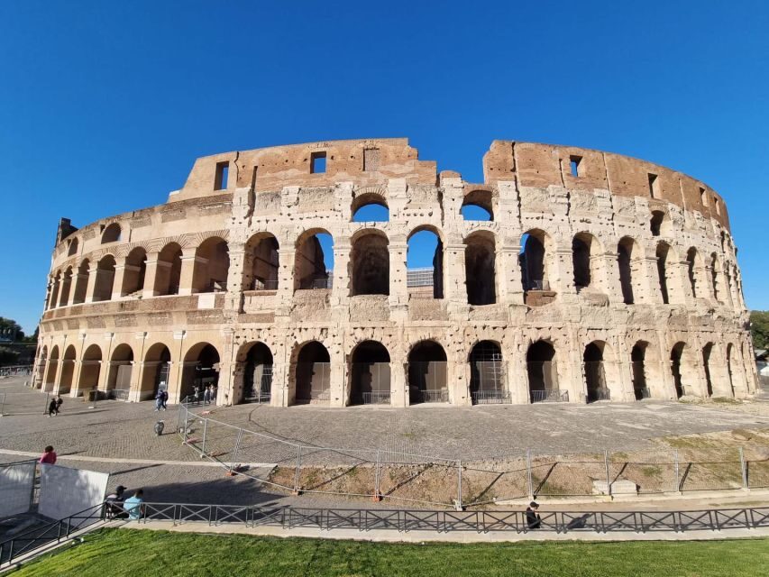 Rome: Colosseum, Palatine Hill and Roman Forum Guider Tour - Palatine Hill with your own pace after the big explanation