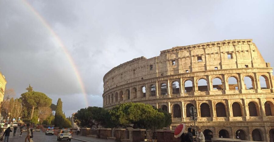 Rome: Colosseum, Palatine Hill, & Roman Forum Walking Tour - Inside the Colosseum: Levels 1 and 2 Without the Guesswork
