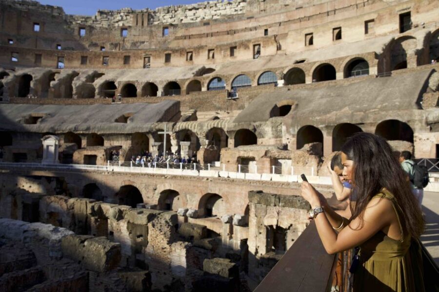 Rome: Colosseum, Roman Forum and Palatine Hill Group Tour - Meeting points and arriving on time