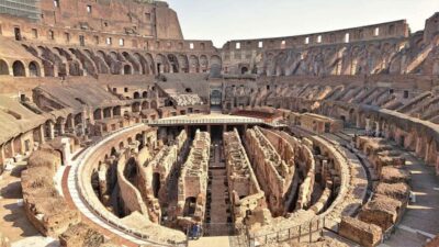 Rome: Colosseum, Roman Forum, and Palatine Hill Guided Tour - Entering the Colosseum With a Real Guide