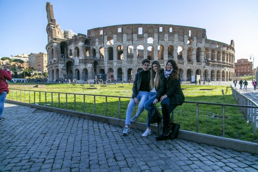 Rome: Colosseum, Roman Forum and Palatine Hill Tour for Kids - Small Group Size: The Unsexy Advantage for Kids