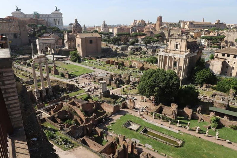 Rome: Colosseum & Roman Forum Guided Tour - Guides, pacing, and how the tour stays fun
