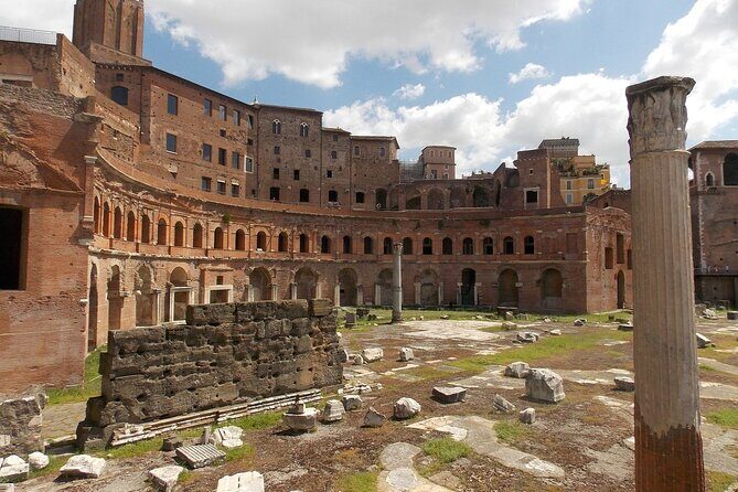 Rome Colosseum, Roman Forum & Palatine Hill Audio Tour - Entering the Colosseum: arena access plus the views from above