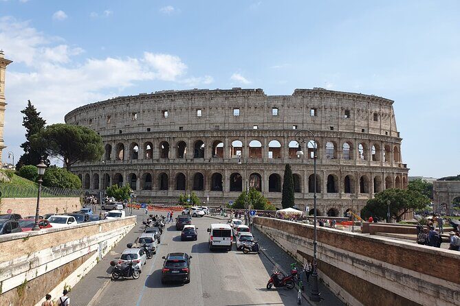Rome: Colosseum, Roman Forum & Palatine Hill Experience - Roman Forum at your pace: Via Sacra and Julius Caesar’s ruins