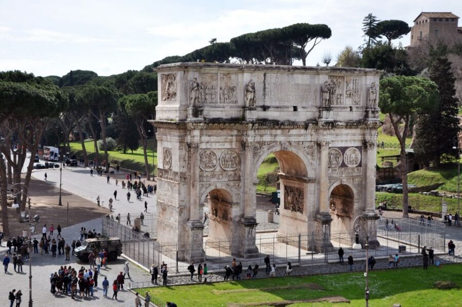 Rome: Colosseum, Roman Forum & Palatine Hill Tour - Entering the Colosseum: amphitheater energy with guided context