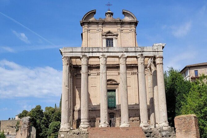 Rome: Colosseum, Roman Forum & Palatine Hill Visit + Audio Guide - Palatine Hill: pick your moment for the best views and breathing room