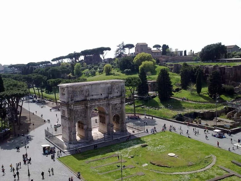Rome: Colosseum & Roman Forum Private Tour | Optional Arena - Meeting point and how you’ll find your guide