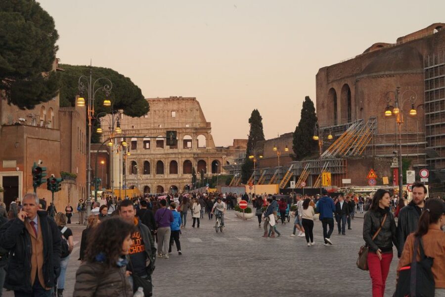 Rome: Colosseum, Roman Forum & Trajan's Market Exterior Tour - Outdoor logistics: weather, walking, and what to pack