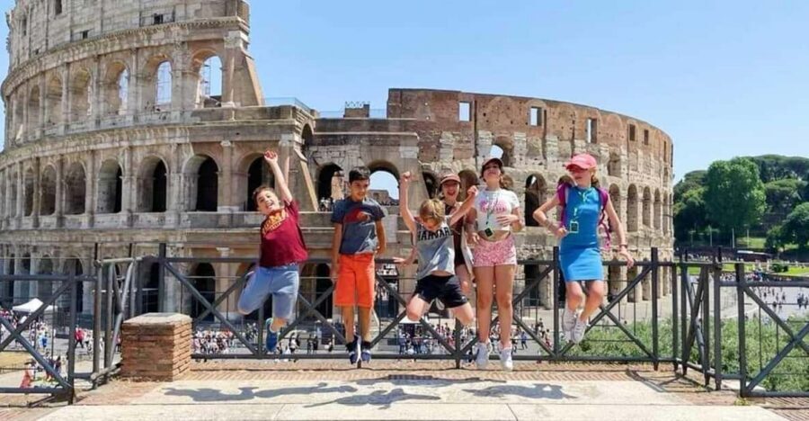 Rome for Kids: Colosseum and Roman Forum Tour - Starting at the Arch of Constantine (the first clue moment)