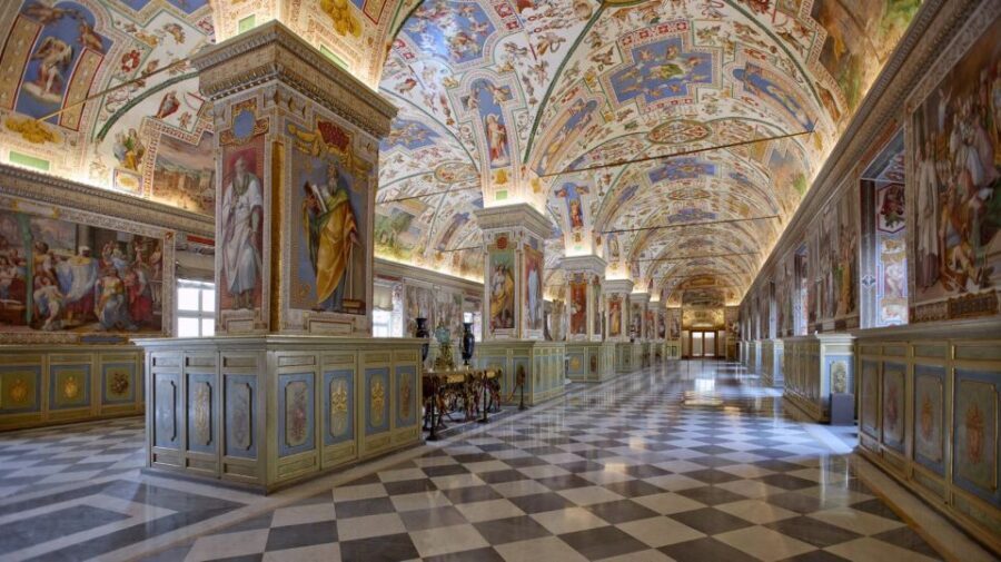 Rome: Vatican Museums, Colosseum, and Roman Forum Tour - What mixed feedback tells you about audio and pacing