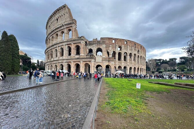 Small Group Guided Tour Of Colosseum, Roman Forum & Palatine Hill - Colosseum Tour Highlights on the First and Second Levels