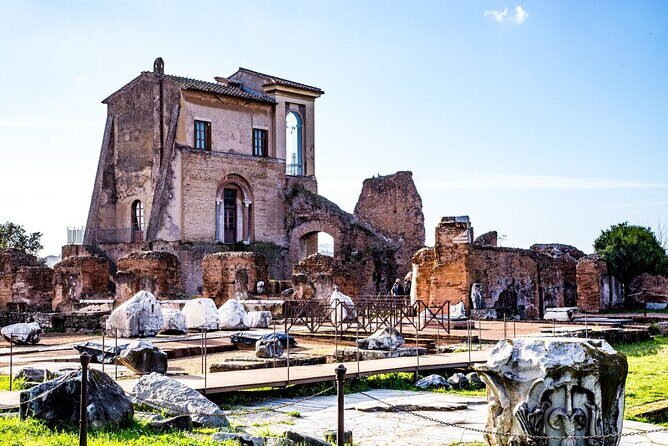 Small Group Tour: Colosseum & Roman Forum with Arena Floor Access - Who should book this Colosseum and Roman Forum tour
