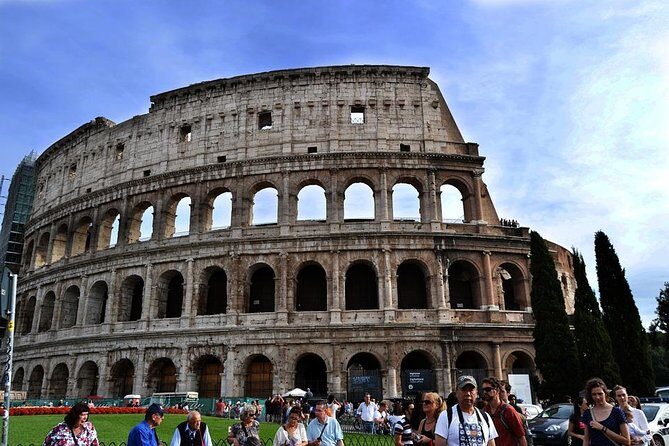 Visit of the Colosseum, Forum, Palatine Hill and Virtual Reality (VR) - What This Colosseum + Forum + Palatine Hill Tour Actually Gives You