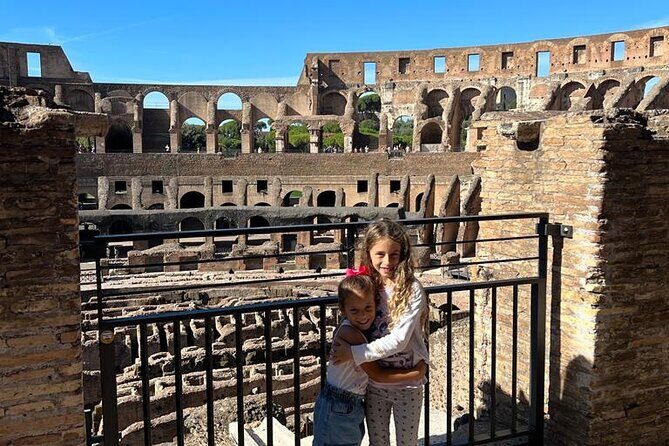Walking Tour of the Colosseum, the Roman Forum and Palatine Hill - Entering the Colosseum: tickets included, guide handles the busy parts
